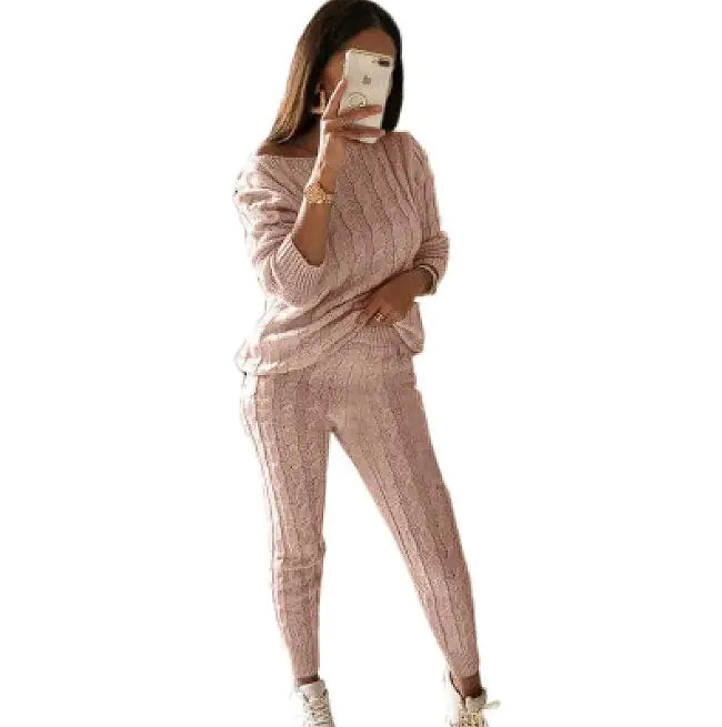 Sleek Women's Seamless Workout Suit Set