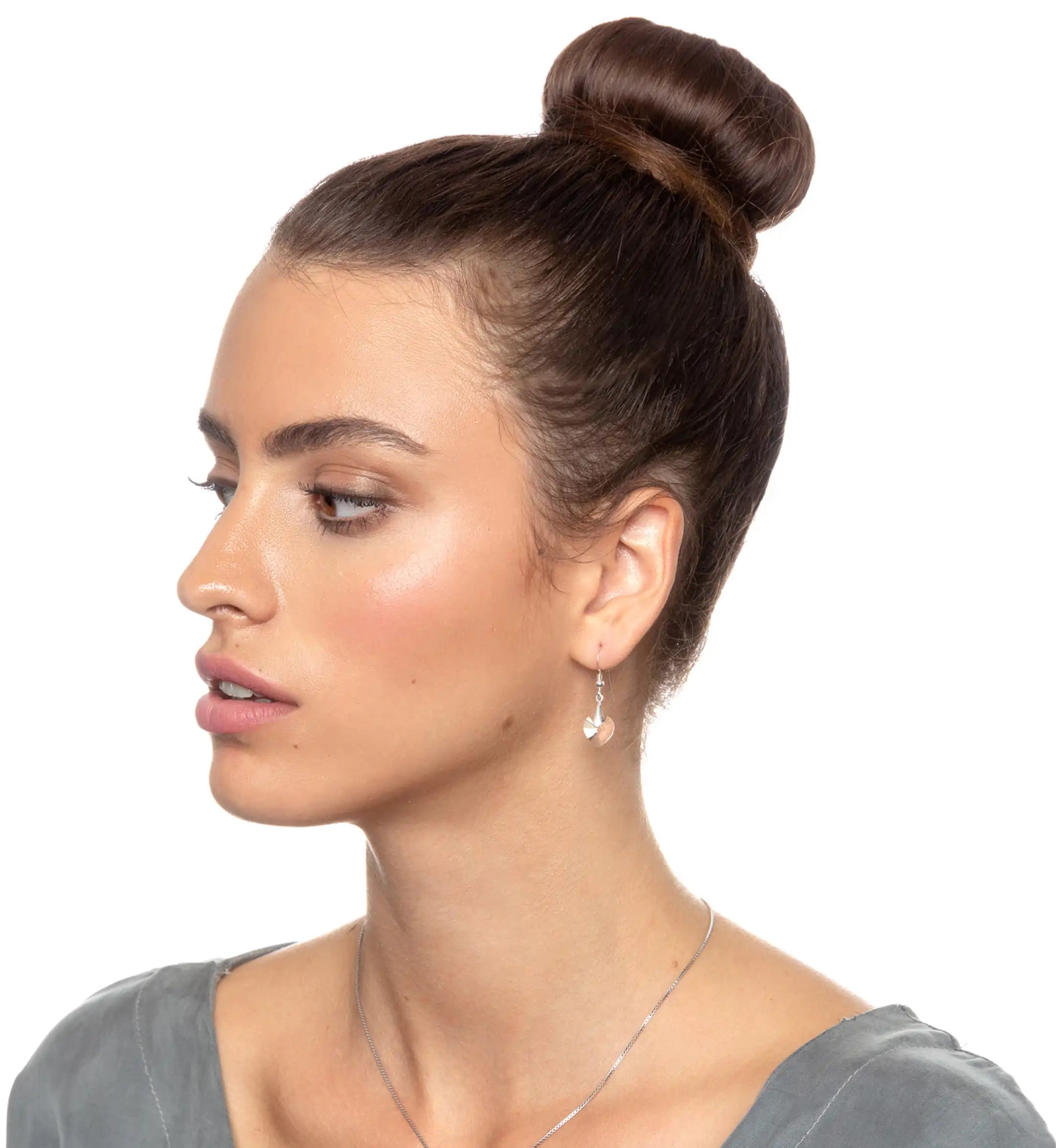 Exquisite heart earrings set in gold and crystal.