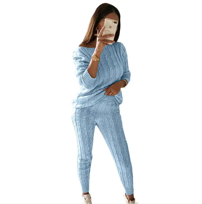 Sleek Women's Seamless Workout Suit Set