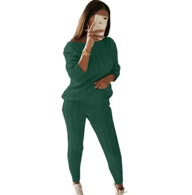 Sleek Women's Seamless Workout Suit Set