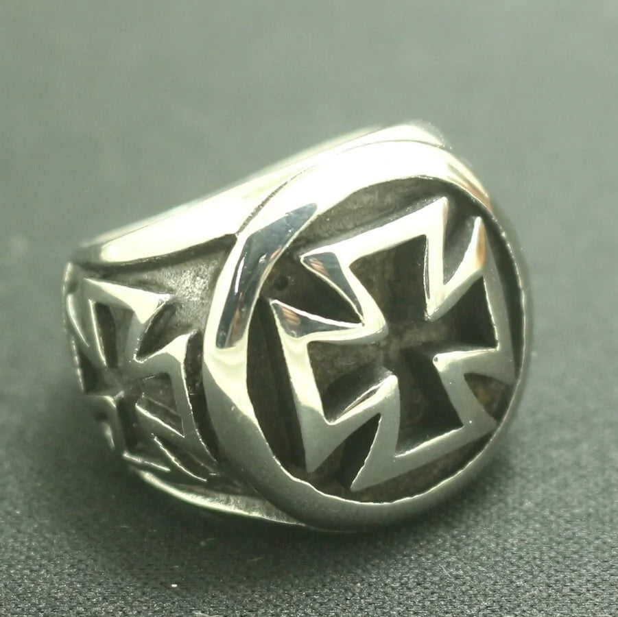 Classic Biker Cross Ring side