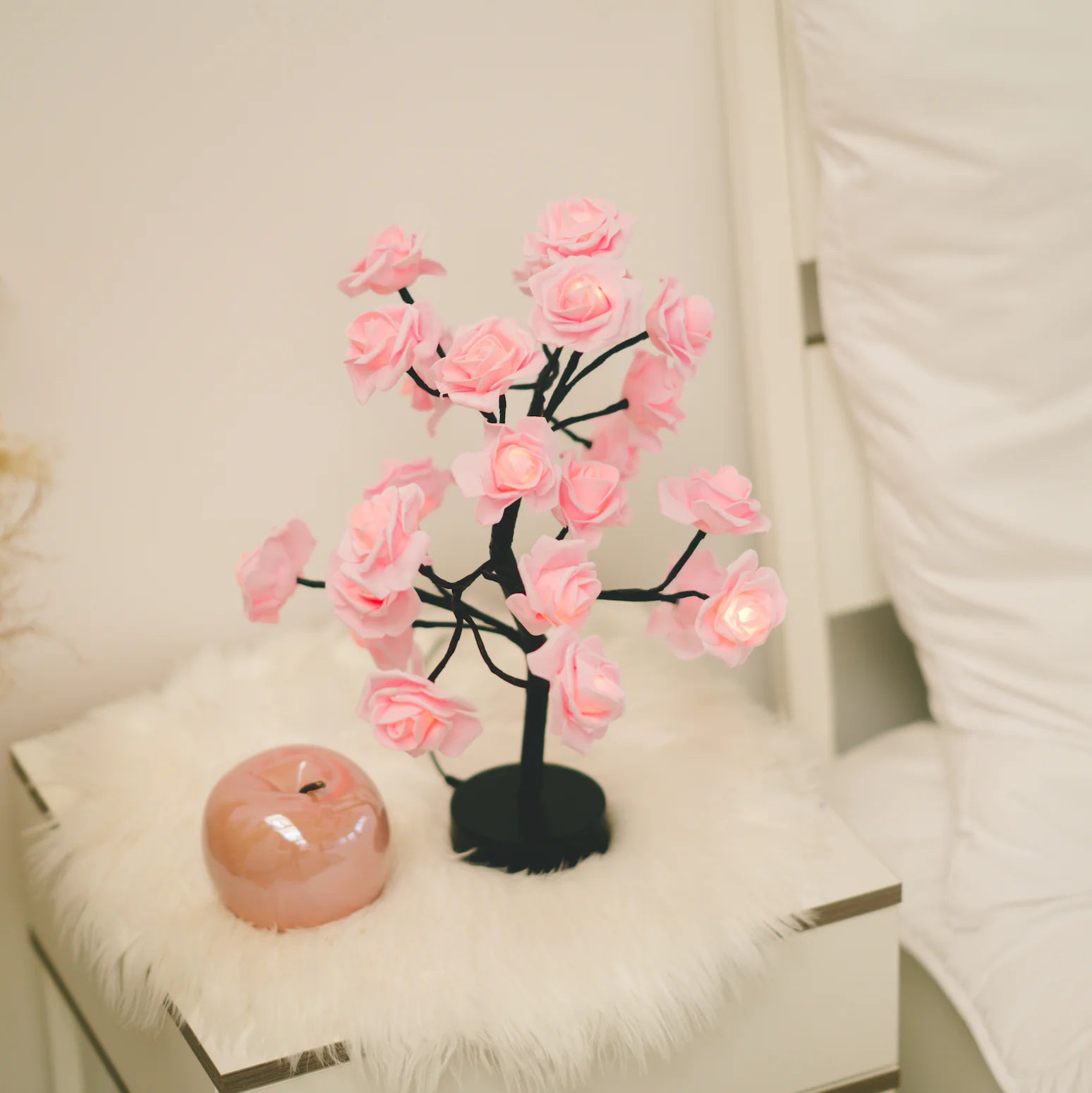 Delightful Rose Tree Table Lamp