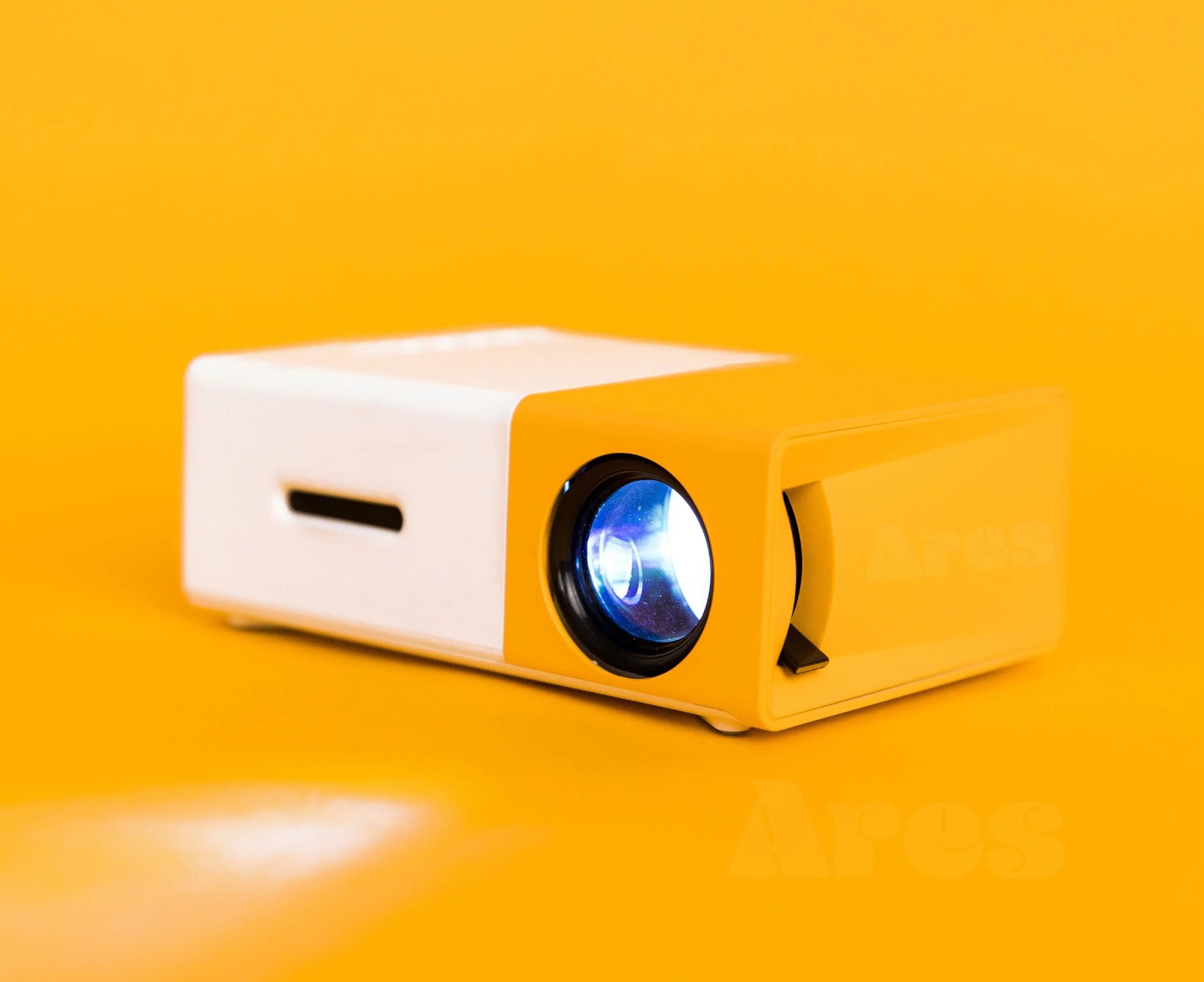 Compact 4K Projector