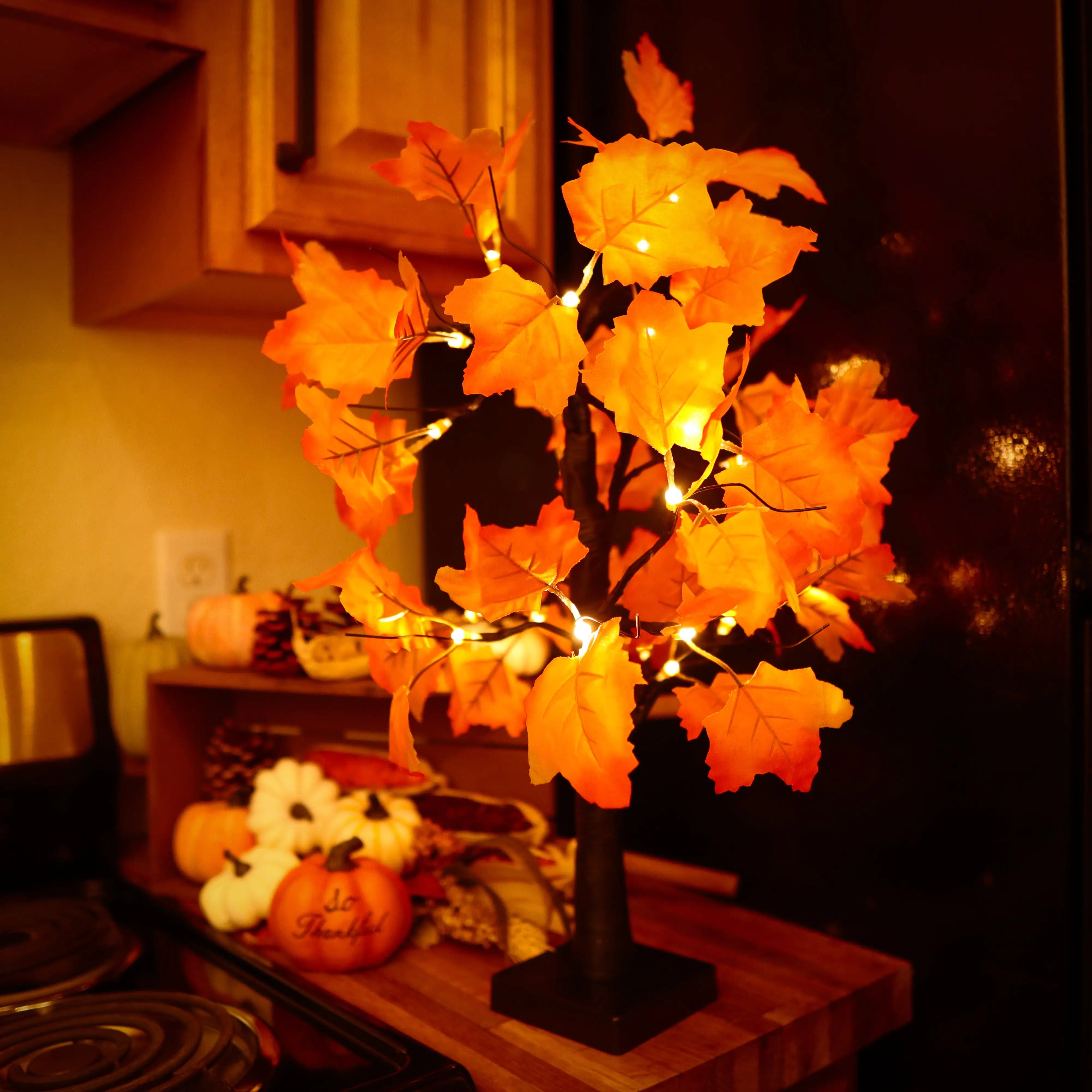 Maple Leaf Light Tree Table Lamp