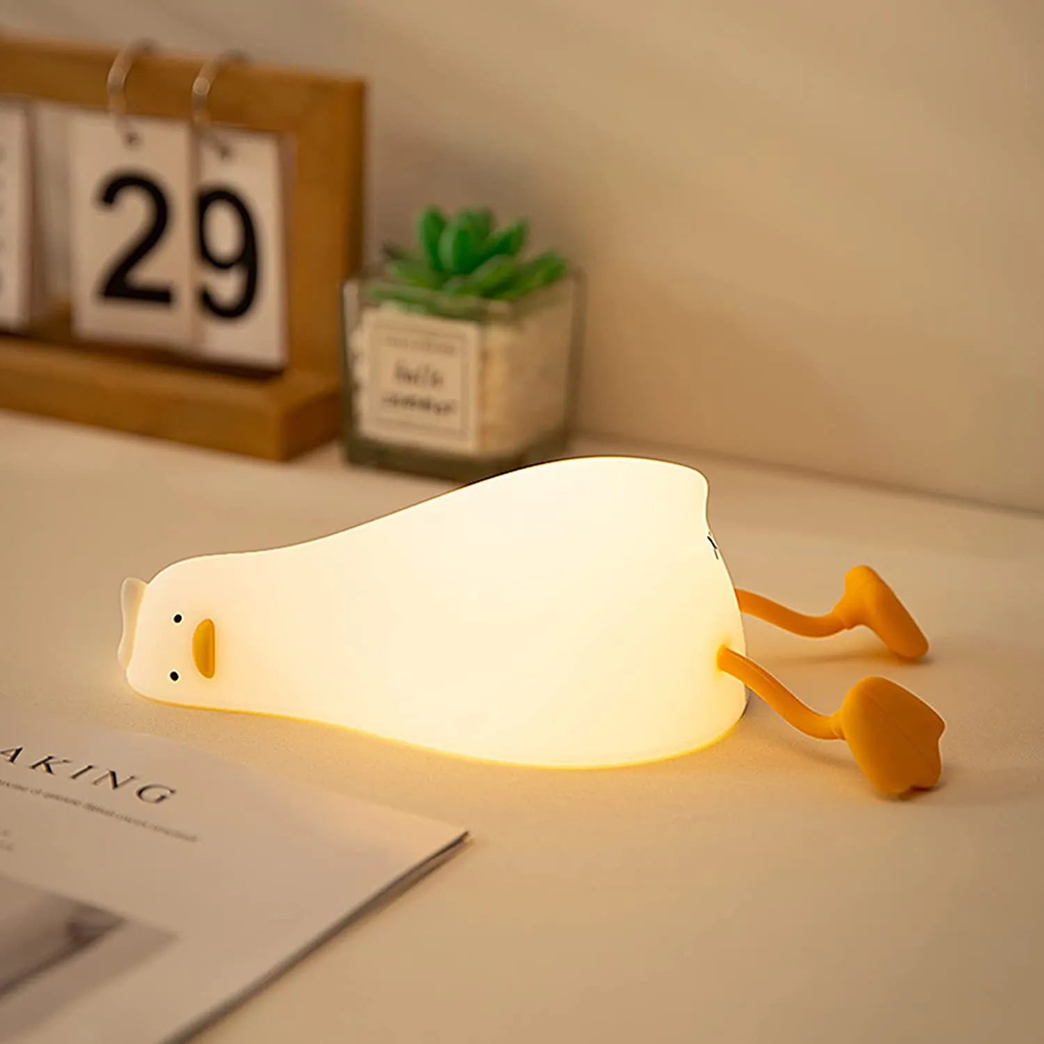 Eco-Friendly Waterfowl Shaped Light Fixture For Babies