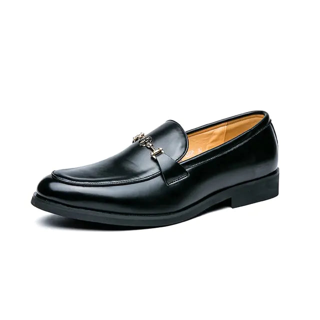 Classic Men’s Loafers with Sleek Metal Chain