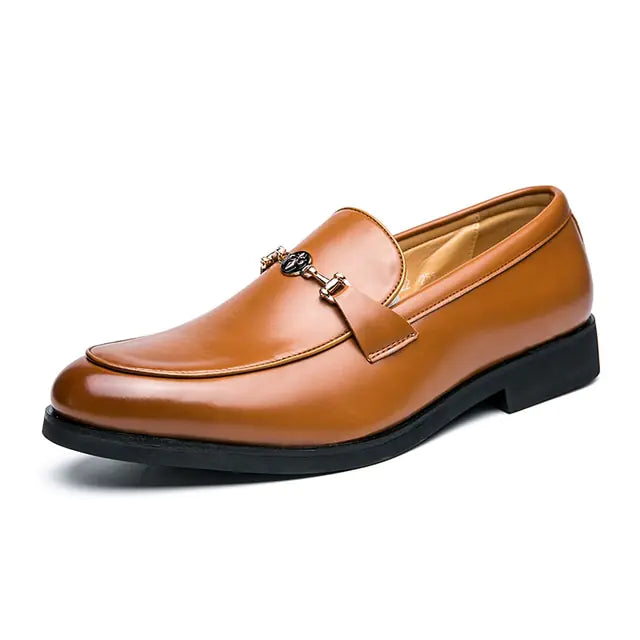 Classic Men’s Loafers with Sleek Metal Chain