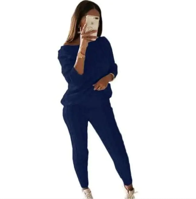 Sleek Women's Seamless Workout Suit Set