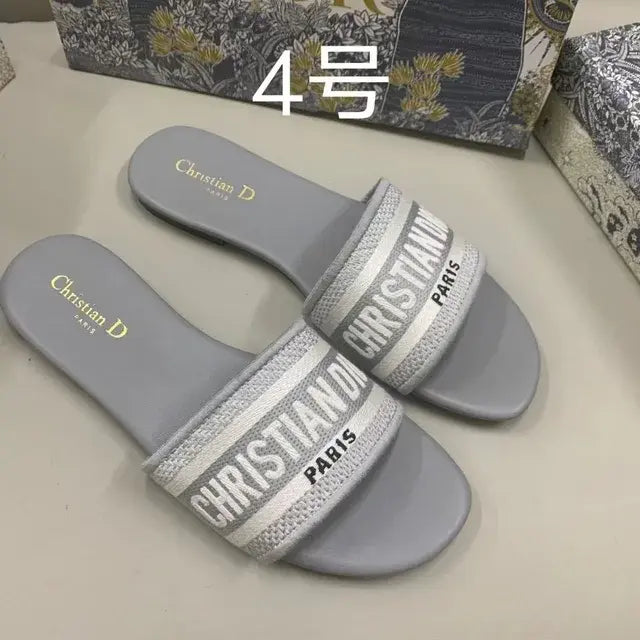FLAT SLIPPERS