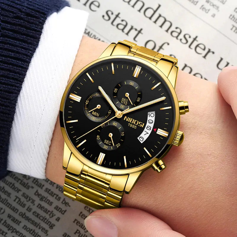 Men's Luxurious Gold Wristwatch